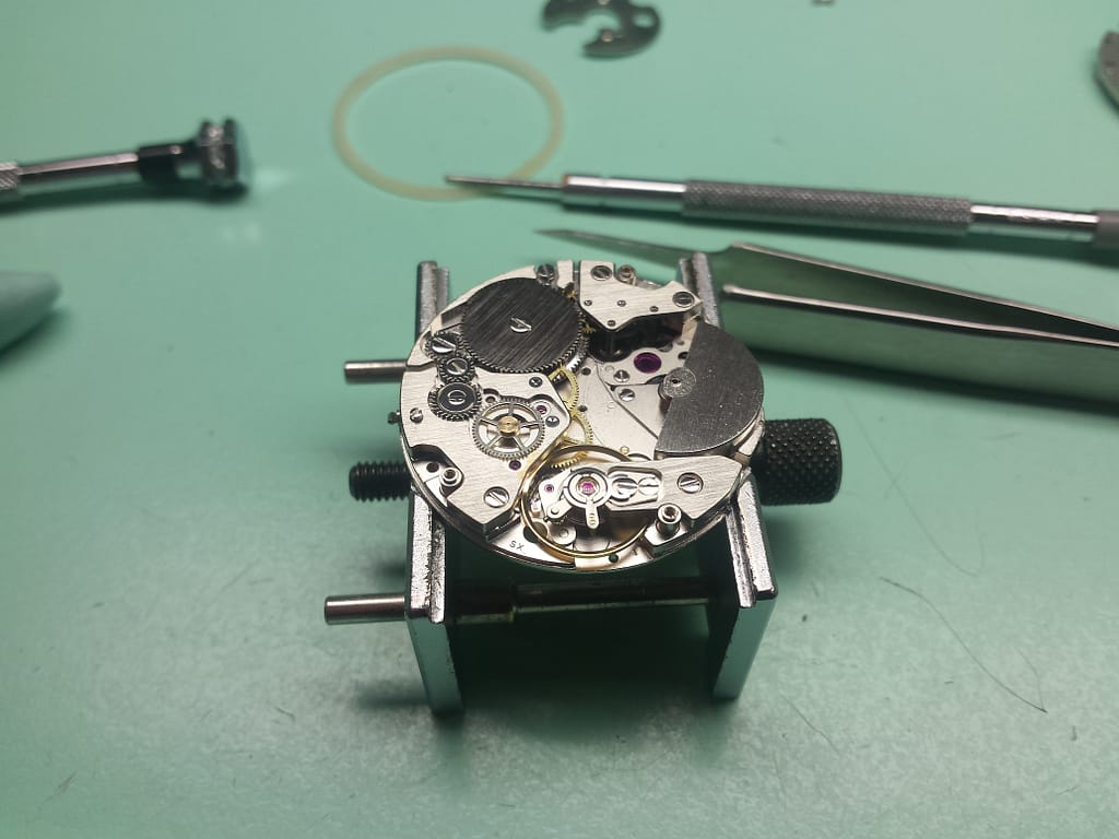 dettaglio movimento base Buren